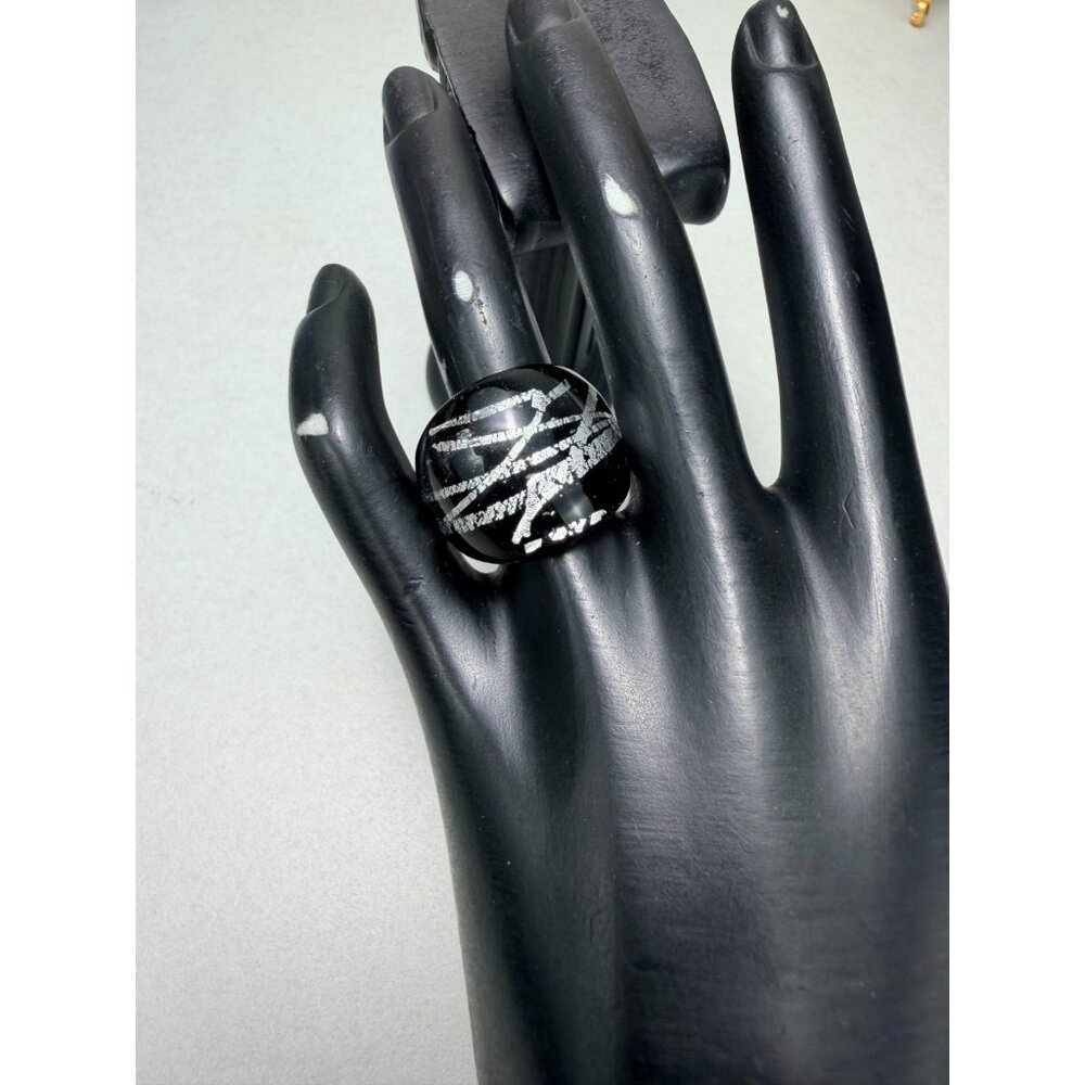 VTG Murano Art Glass Dome Cocktail Ring Black And Silver Metallic Sz 7.75